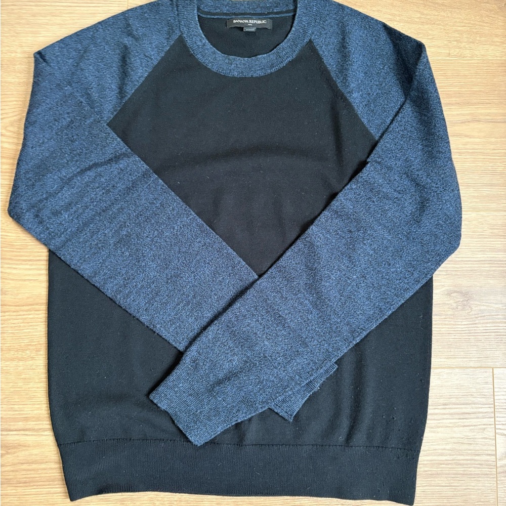 Banana Republic Black and Blue Crewneck Sweater